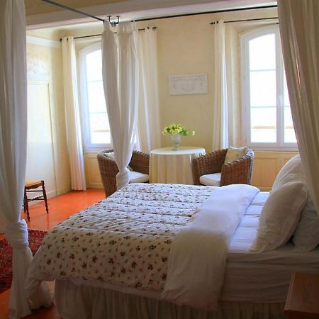 Maison Du Midi Bed & Breakfast ลอร์เกส ภายนอก รูปภาพ