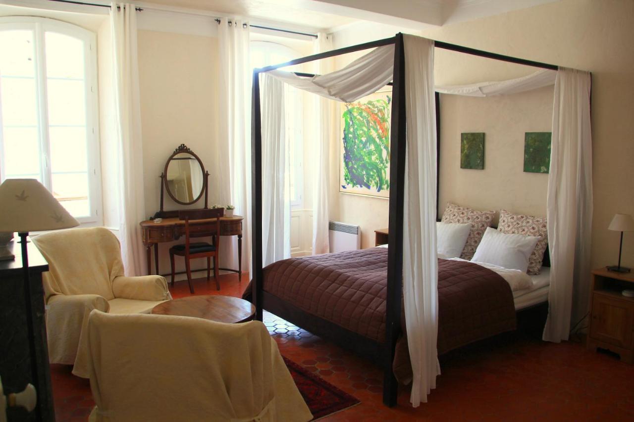 Maison Du Midi Bed & Breakfast ลอร์เกส ภายนอก รูปภาพ