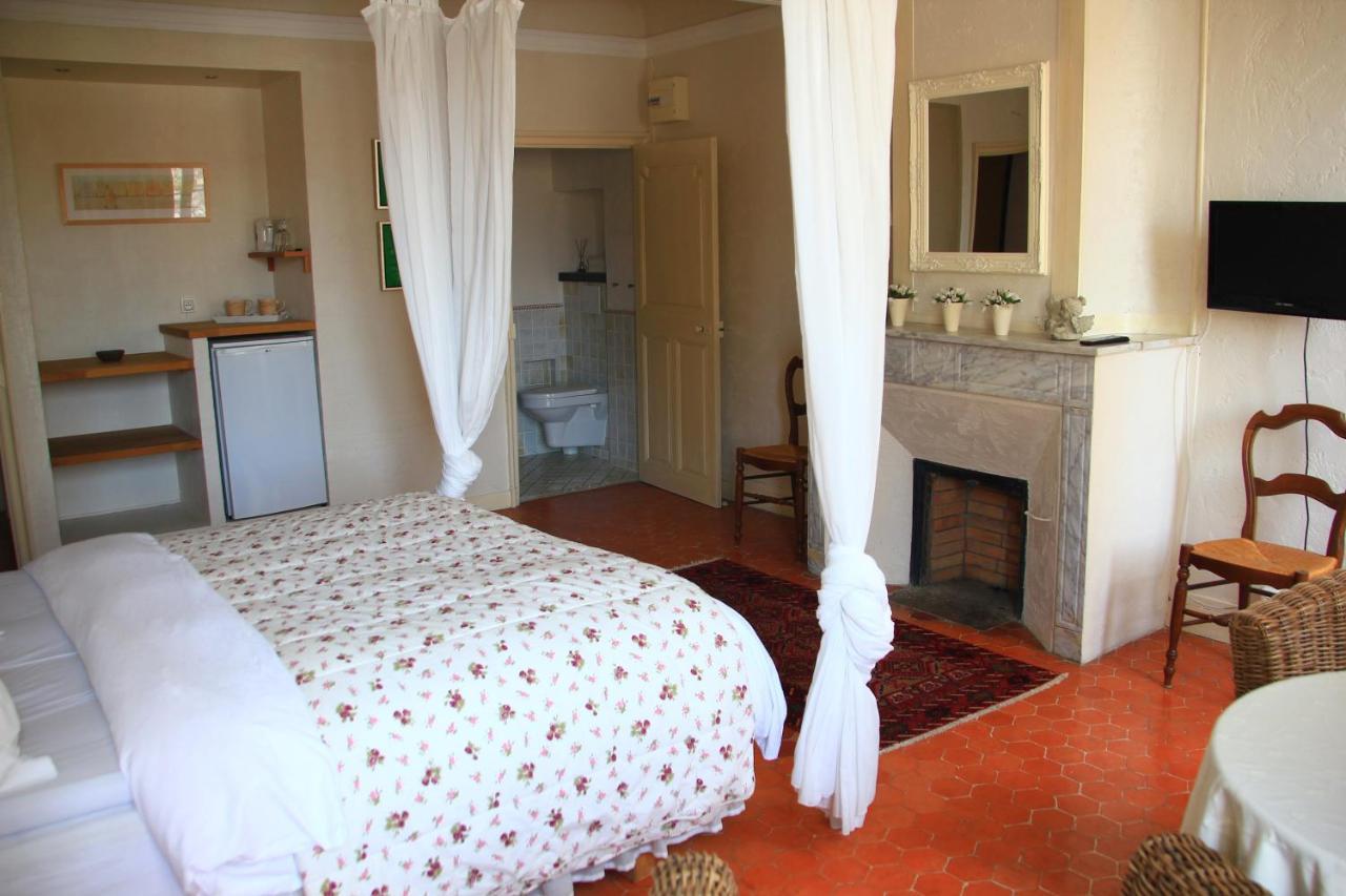 Maison Du Midi Bed & Breakfast ลอร์เกส ภายนอก รูปภาพ