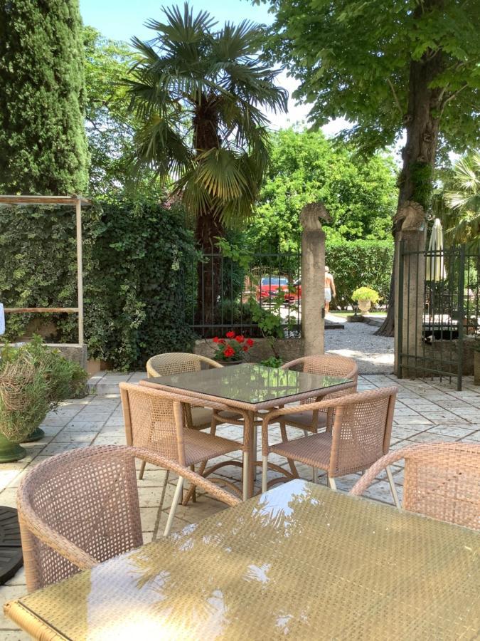 Maison Du Midi Bed & Breakfast ลอร์เกส ภายนอก รูปภาพ
